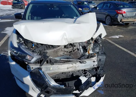 2017 Nissan Maxima 3.5 Platinum z USA, uszkodzony, nr VIN 1N4AA6AP0HC375046